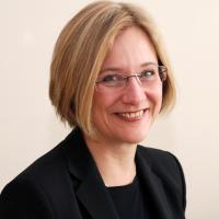Porträt Prof. Dr. Angelika Epple