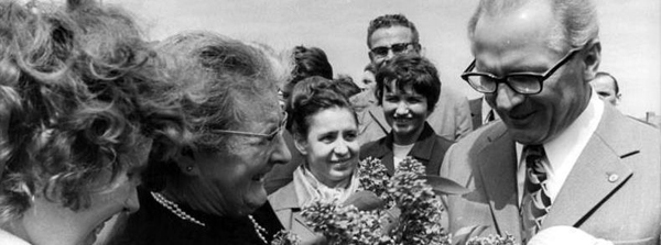 Erich Honecker besucht die LPG in Dedelow, Bezirk: Neubrandenburg, 1. Juni 1972 (beschnitten). Fotograf: Peter Koard (ADN). Quelle: Wikimedia Commons / Bundesarchiv, Lizenz CC-BY-SA 3.0