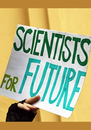Demonstration von Fridays for Future, Parents for Future und Scientists for Future, München, 21. Juli 2019 (beschnitten) Fotograf: Henning Schlottmann, Quelle: Wikimedia Commons, Lizenz: CC BY-SA 4.0