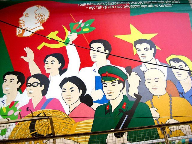 Ho Chi Minh Stadt, Vietnam, 2007: Wandtafel in der Sozialistischen Republik Vietnam. Foto: Dijon, Quelle: [http://www.flickr.com/photos/dijon/2134756813/ Flickr] ([https://creativecommons.org/licenses/by-nc-sa/2.0/ CC BY-NC-SA 2.0]).