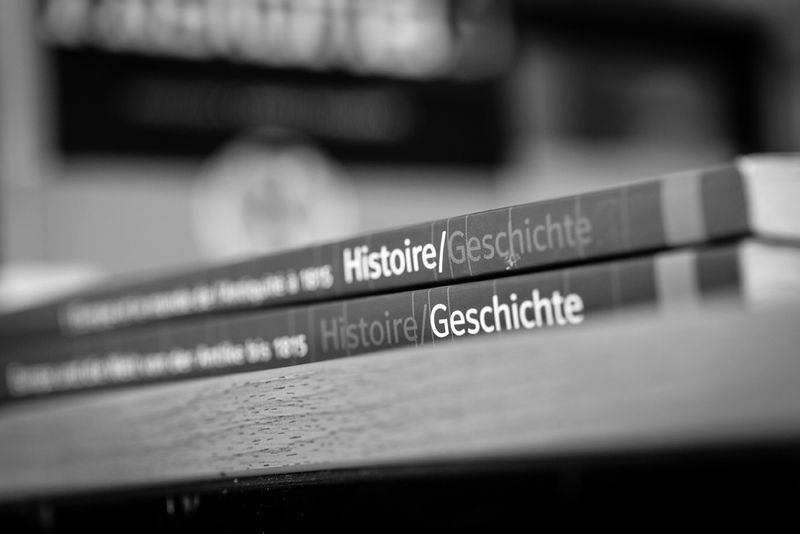 Das erste deutsch-französische Geschichtsschulbuch für Schüler/innen der gymnasialen Oberstufe „Histoire/Geschichte“, Éditions Nathan/Ernst Klett Verlag, 3 Bände 2006-2010, Foto: © Marek Kruszewski